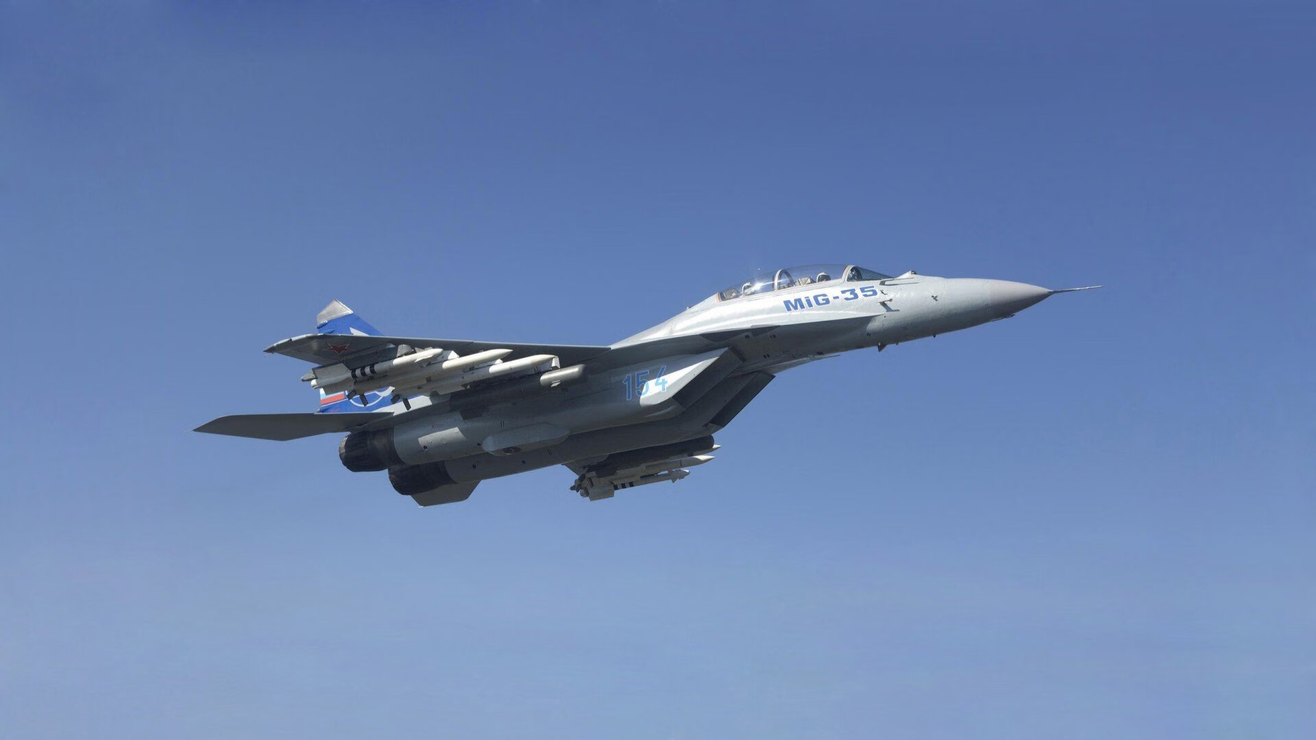 跨界合作:足球与科技、娱乐的结合新模式,足球跨球基本技术要领