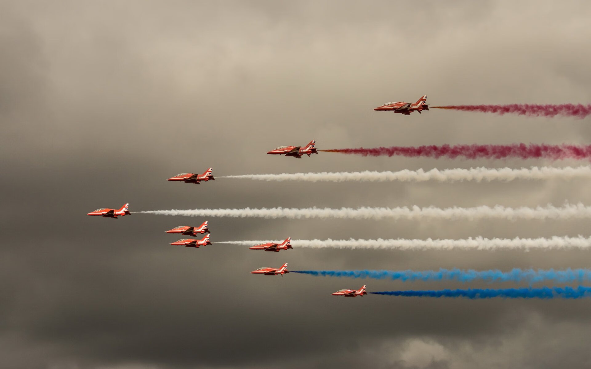 开云app-战术重心转移是否是主教练解锁对手密集防守的常规手段，如何训练重心转移